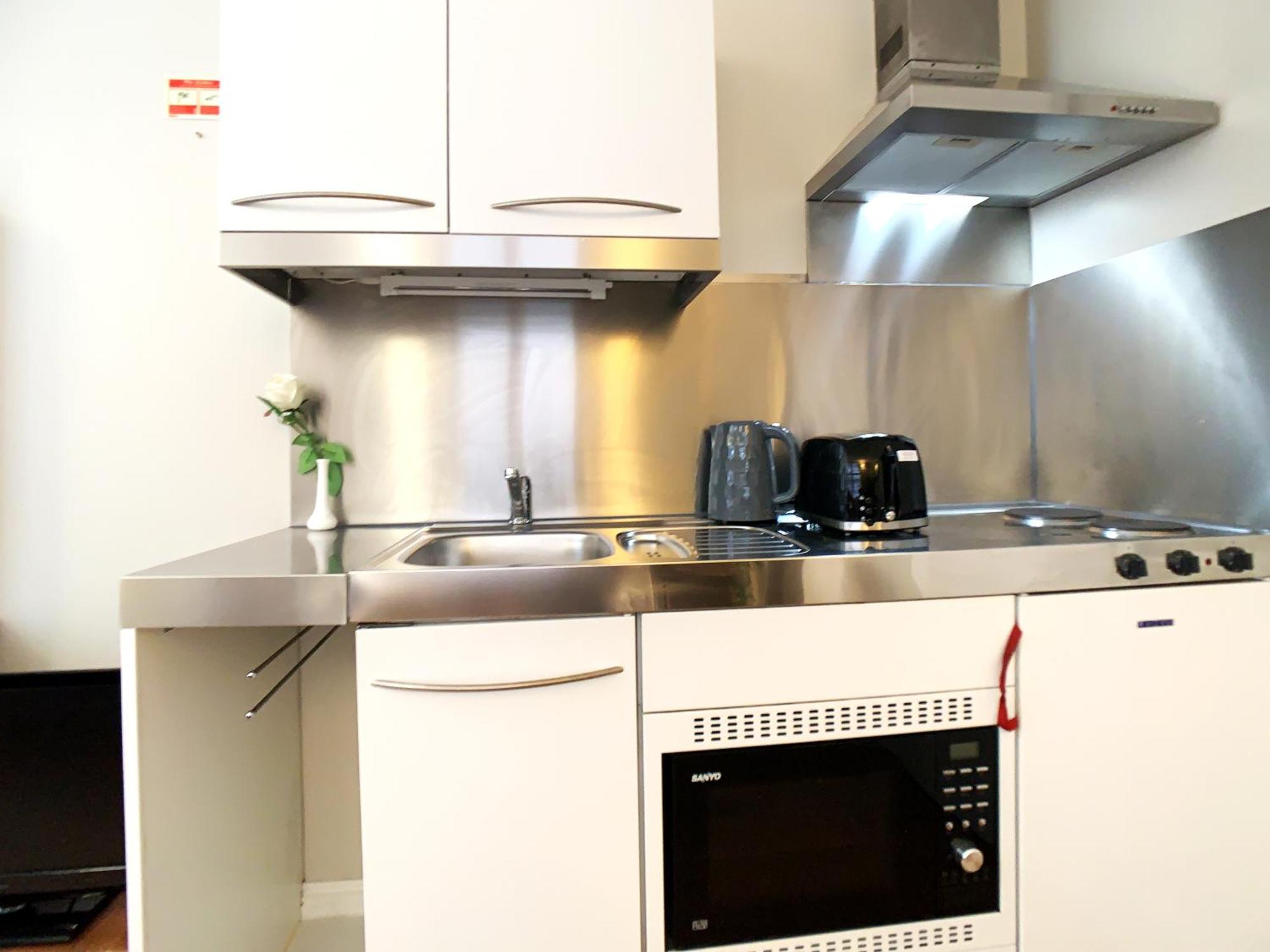 Queen Victoria Apartments Лондон Номер фото