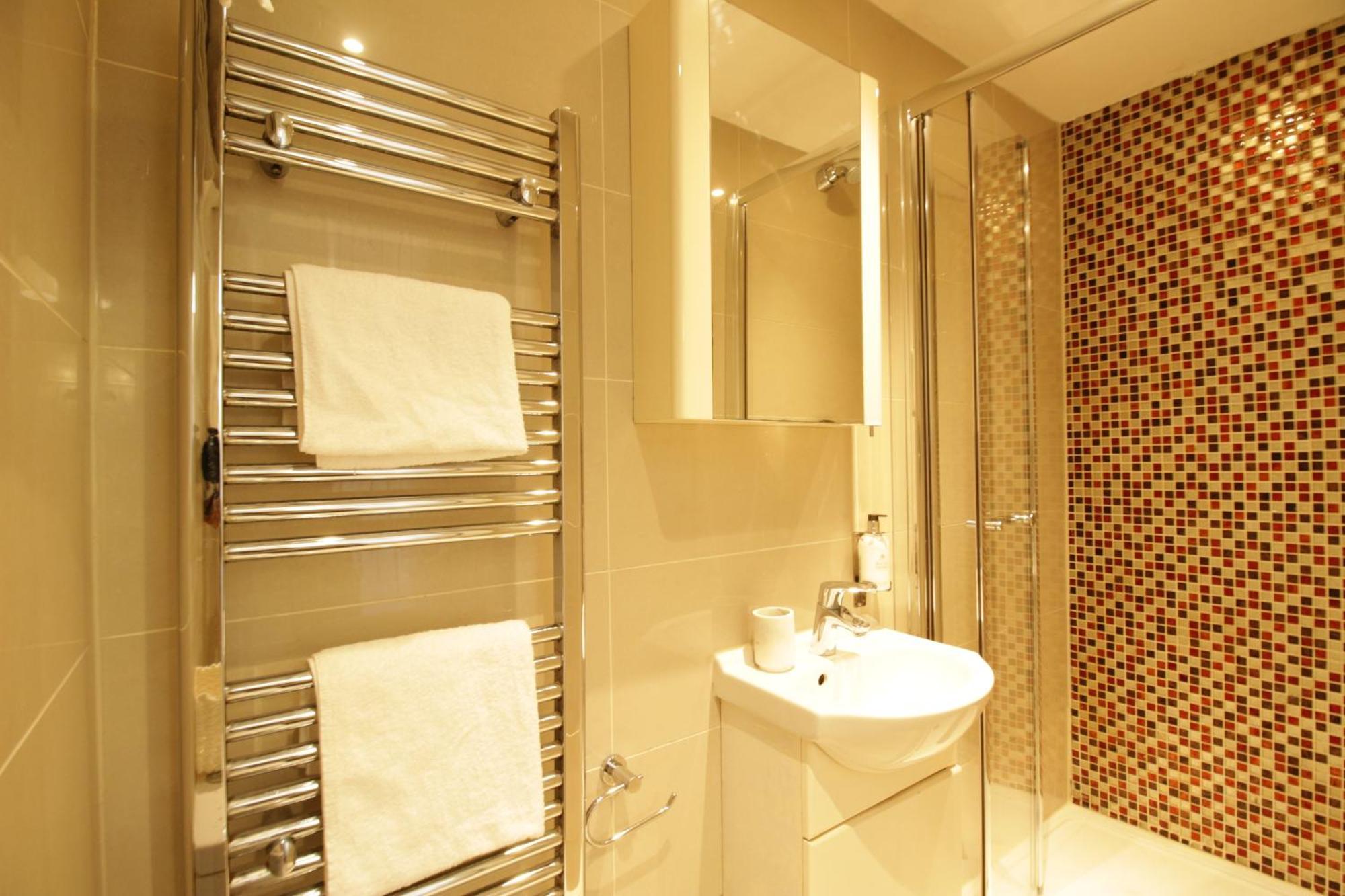 Queen Victoria Apartments Лондон Номер фото